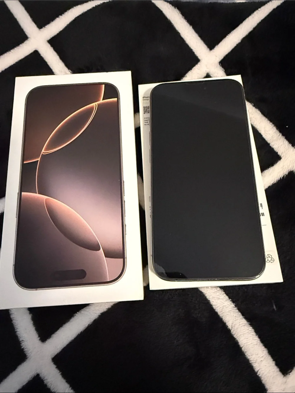 Apple iPhone 16 Pro 512 gbs - Desert Titanium